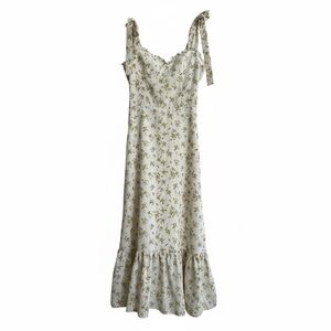 Chic Floral Maxi Dress in Cream